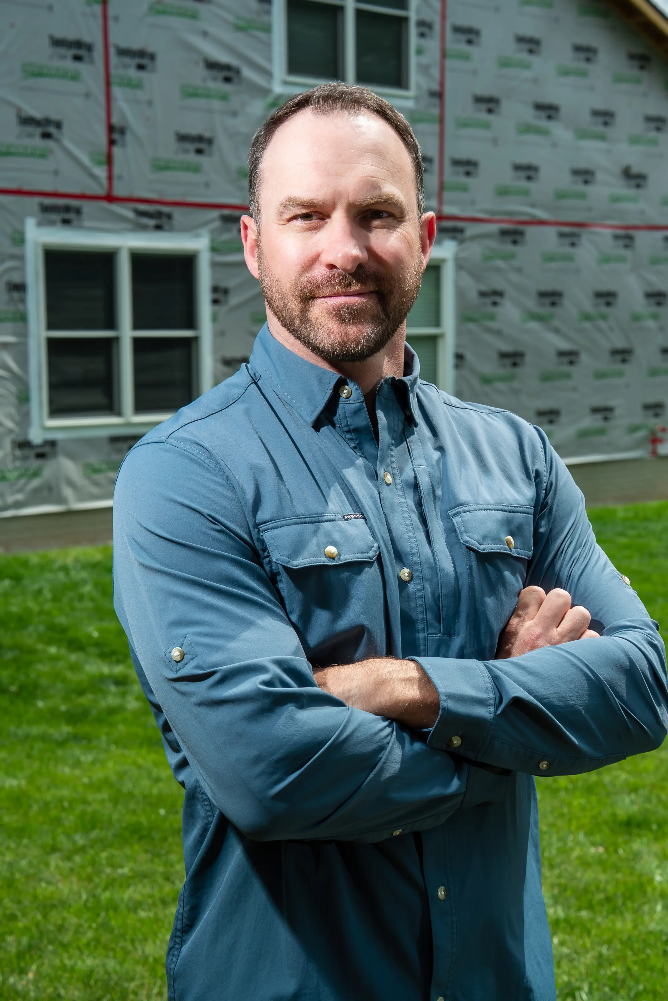 Headshot of Dustin Jones